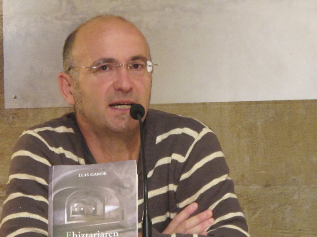 Luis Garderekin solasean