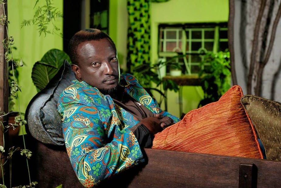 Nola omendu Binyavanga Wainaina