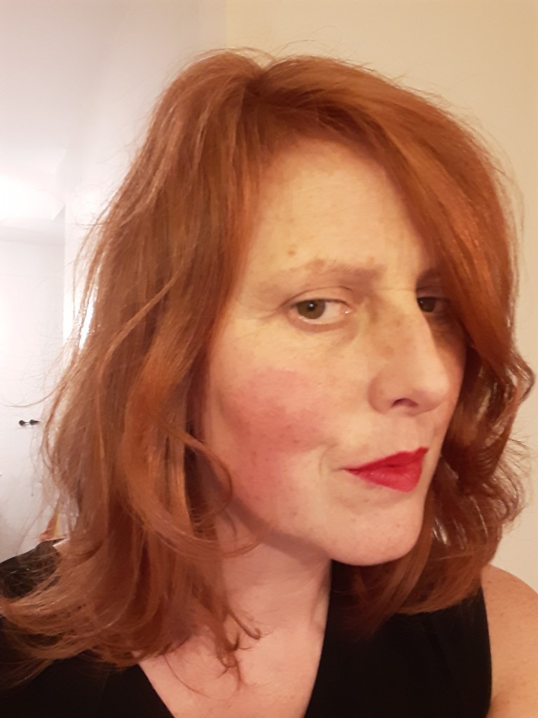 Eneritz Artetxe: "Eszena gainean ikusten ditugun emakume gorputzak oso estereotipatuak dira"